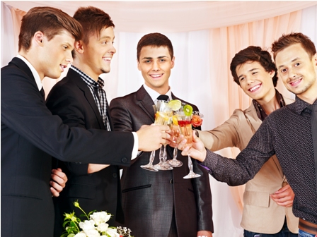 חוגגים במסיבת רווקים